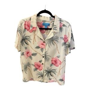Island Winds Tropical Hawaiian Floral Button Down Short Sleeves Shirt, Size L.